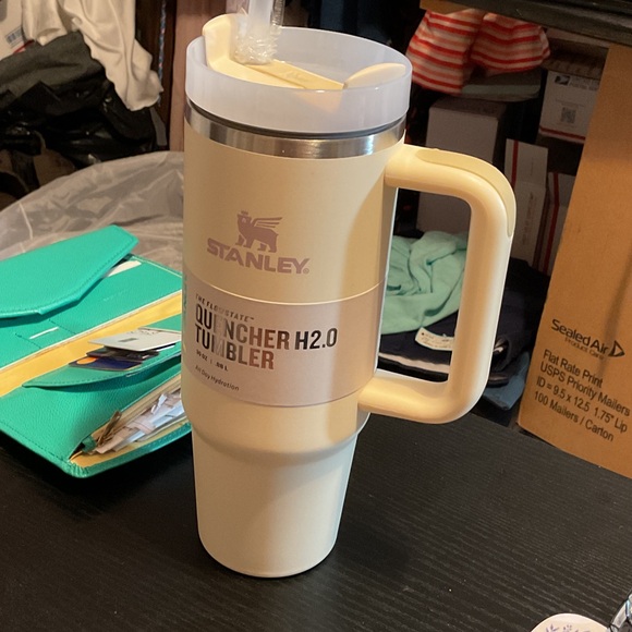 Stanley Quencher H2.0 Tumbler in Cream - Picture 1 of 2